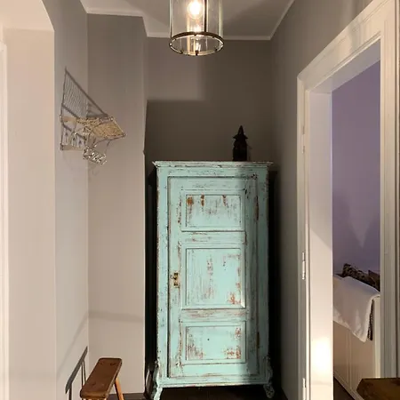 Hirzelzeit Apartman *